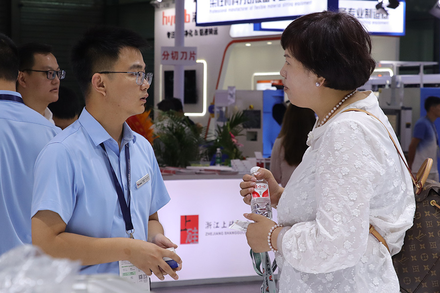 久久AV无码精品人妻系列试探